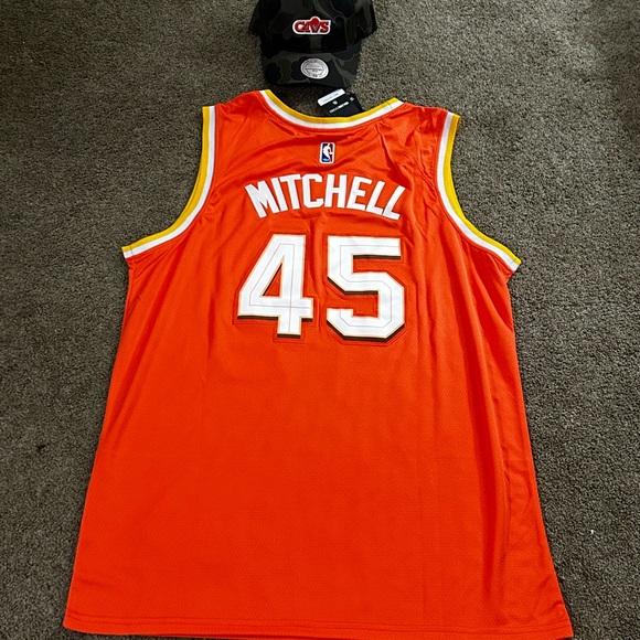Brand new Donovan Mitchell Jersey Cleveland Cavaliers Adult 2XL
